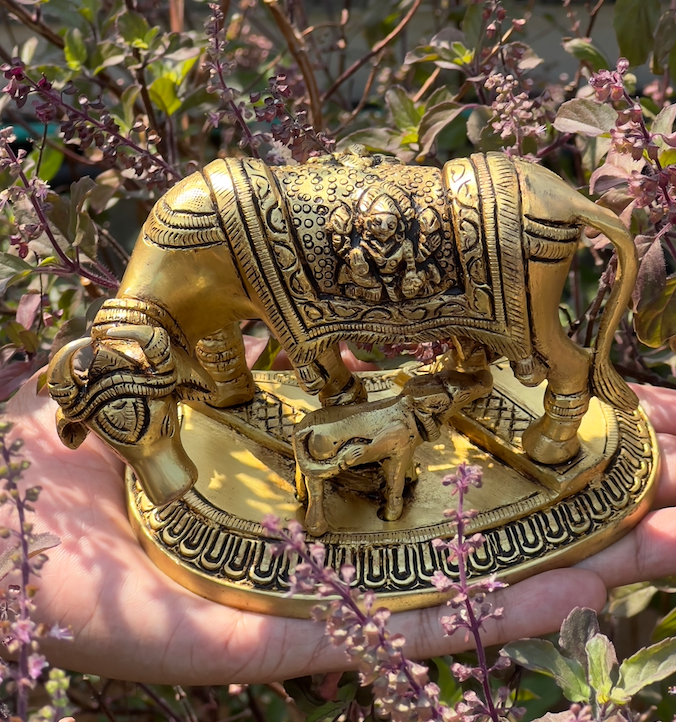 Pure Brass Gau Vasaru Idol – Designer Kamdhenu Cow and Calf (Inc)